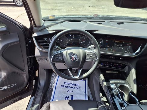 Used 2023 Buick Envision Avenir FWD image 3