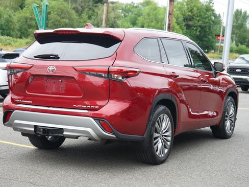 Used 2022 Toyota Highlander Platinum AWD/4WD image 5