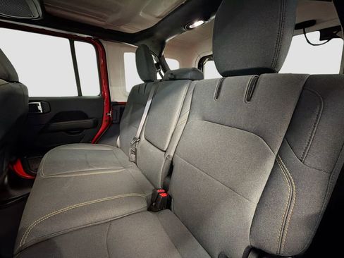 Used 2025 Jeep Wrangler Unlimited Sahara AWD/4WD image 25