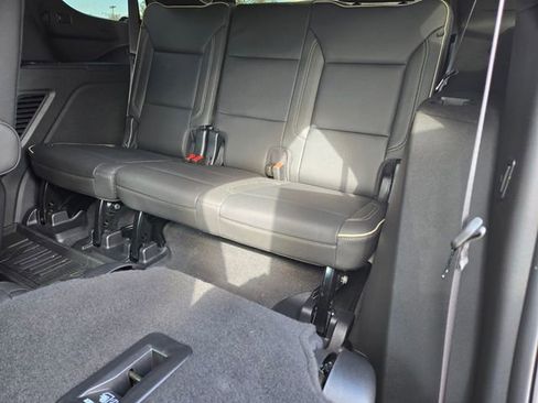 Used 2022 GMC Yukon SLT w/ SLT Premium Package image 10
