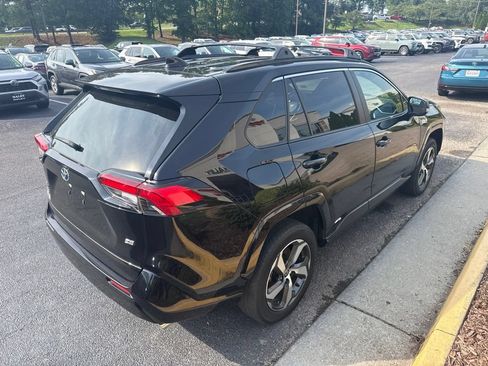Used 2023 Toyota RAV4 SE w/ Weather & Moonroof Package AWD/4WD image 2