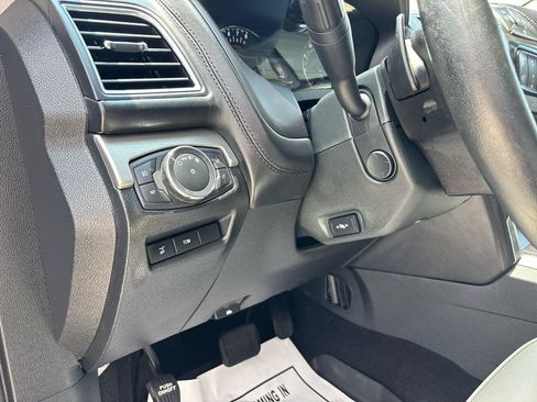 Used 2018 Ford Explorer Platinum AWD/4WD image 19