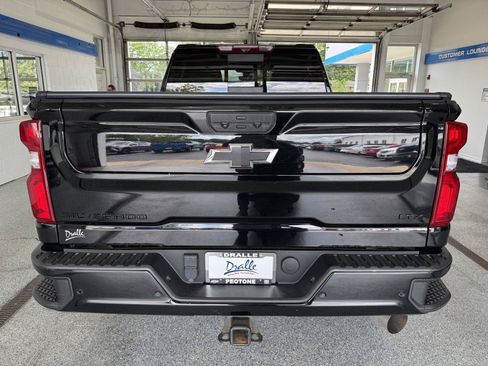 Used 2022 Chevrolet Silverado 3500 LTZ w/ LTZ Plus Package AWD/4WD image 10
