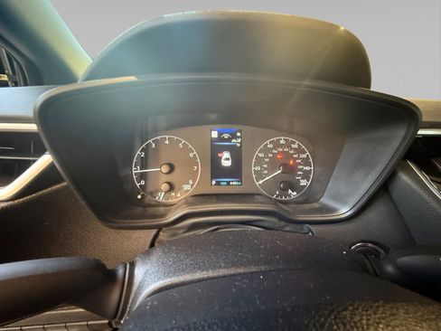 Used 2025 Toyota Corolla SE FWD image 14