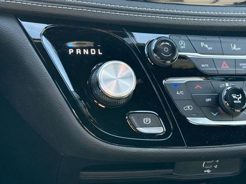 New 2026 Chrysler Pacifica Select image 16