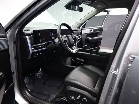 Used 2024 Hyundai Santa Fe Limited AWD/4WD image 8