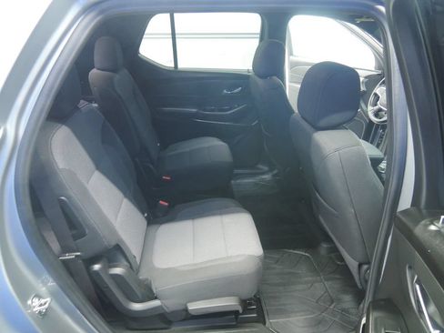 Used 2023 Chevrolet Traverse LT FWD image 33