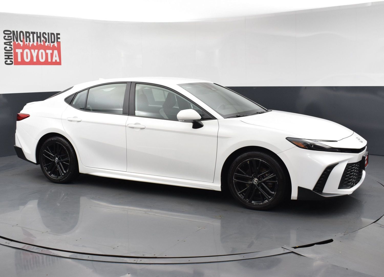 Used 2025 Toyota Camry SE FWD image 6