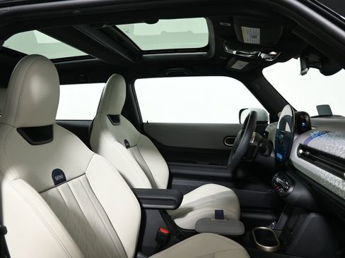 Certified 2025 MINI Cooper S image 23