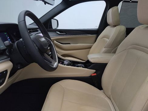 Used 2022 Jeep Grand Cherokee Limited 4xe w/ Luxury Tech Group II image 17