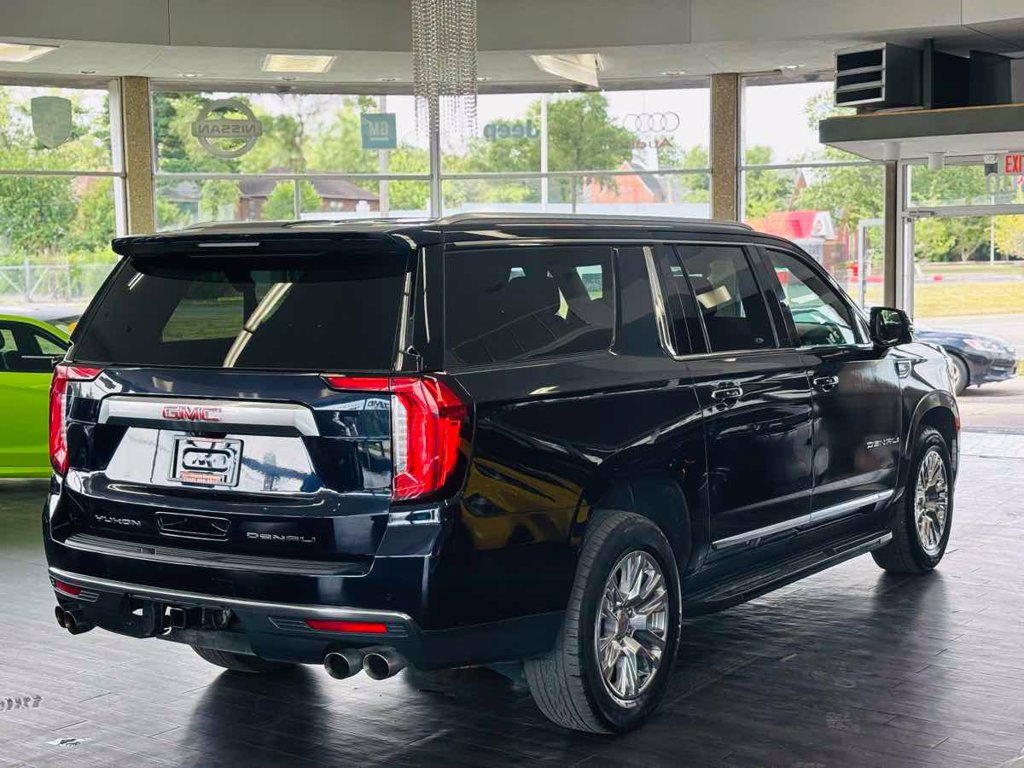 Used 2021 GMC Yukon XL Denali w/ Advanced Technology Package AWD/4WD image 7