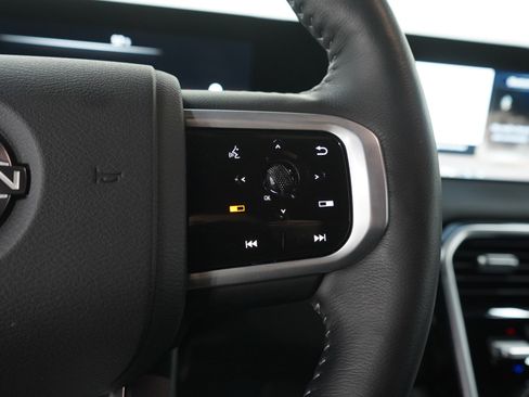 Certified 2025 Nissan Armada SL w/ Captain's Chari Seat Package AWD/4WD image 29