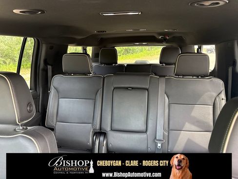 Used 2024 GMC Yukon XL SLT AWD/4WD image 9