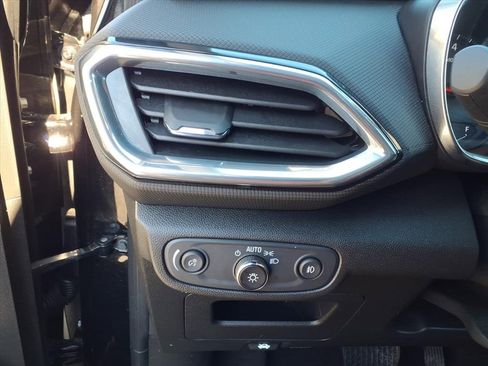 Used 2023 Chevrolet TrailBlazer LT w/ Convenience Package image 29