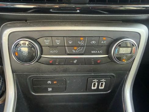 Used 2019 Ford EcoSport Titanium image 16