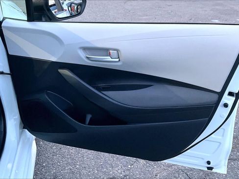 Used 2020 Toyota Corolla LE image 20