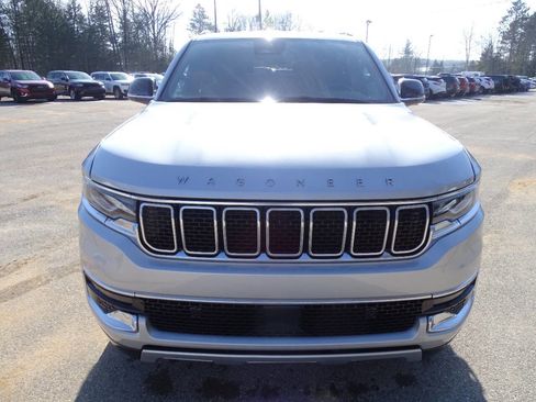Used 2025 Jeep Wagoneer Series II image 6