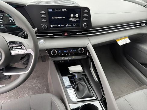 New 2026 Hyundai Elantra Blue image 27