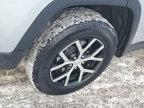 Used 2025 Jeep Grand Cherokee L Limited image 5