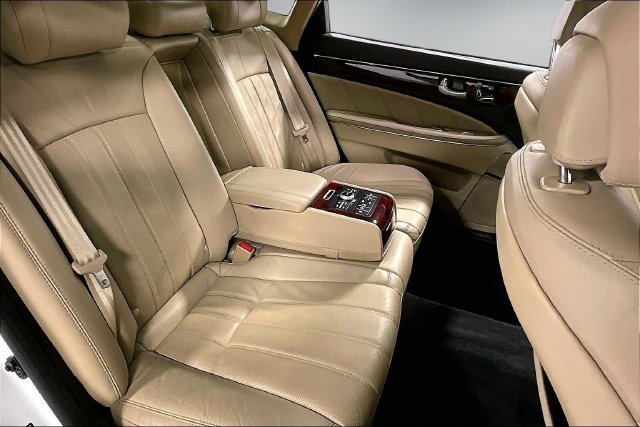 Used 2012 Hyundai Equus Signature RWD image 24