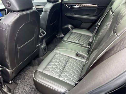 Certified 2023 Buick Envision Avenir image 12