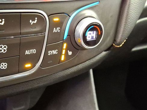 Used 2018 Chevrolet Traverse LT AWD/4WD image 11