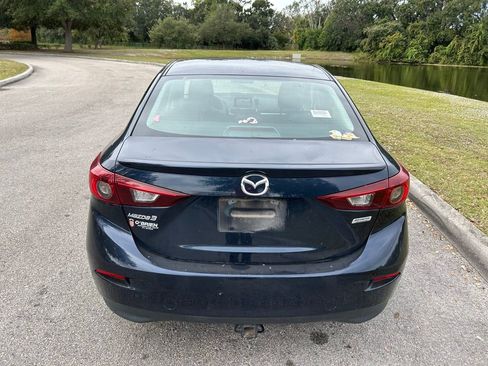 Used 2018 MAZDA MAZDA3 Touring image 4