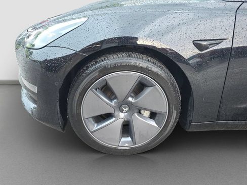 Used 2022 Tesla Model 3 Long Range AWD/4WD image 4