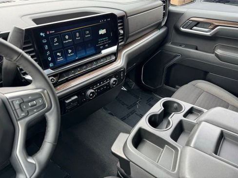 Certified 2025 Chevrolet Silverado 1500 LT AWD/4WD image 17