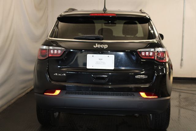 Used 2020 Jeep Compass Latitude w/ Cold Weather Group AWD/4WD image 6