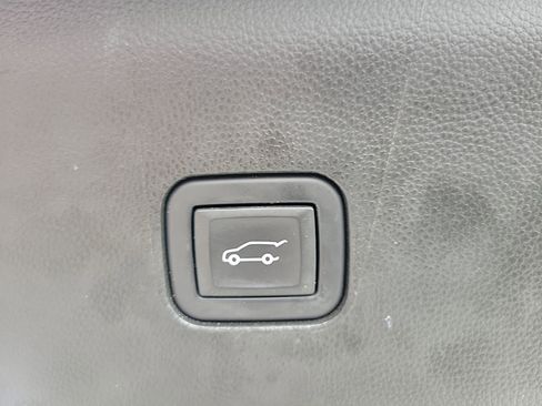 Used 2024 Buick Enclave Essence w/ Sport Touring Edition image 19