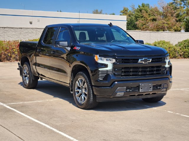 Used 2025 Chevrolet Silverado 1500 RST AWD/4WD image 3