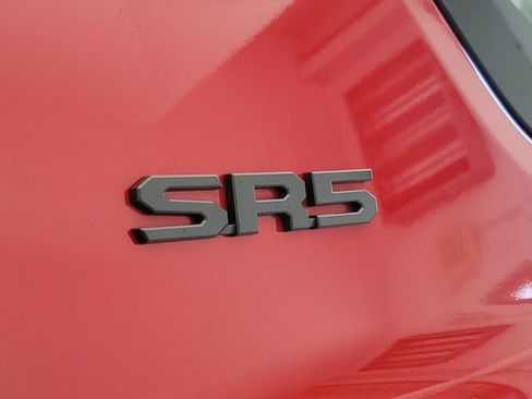 Used 2025 Toyota 4Runner SR5 AWD/4WD image 11