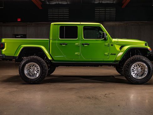 Used 2025 Jeep Gladiator Sport AWD/4WD image 10