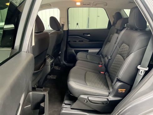 Used 2022 Nissan Pathfinder SV FWD image 22