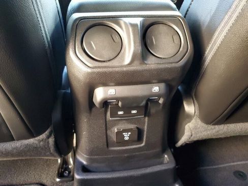 Used 2021 Jeep Wrangler Unlimited Sahara image 14