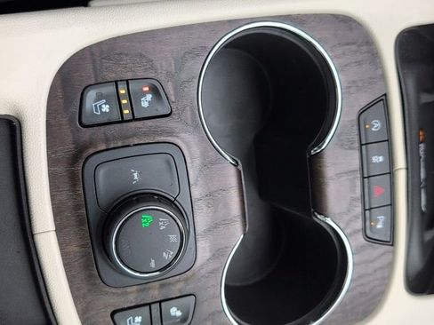 Used 2023 GMC Acadia Denali w/ Denali Ultimate Package image 19