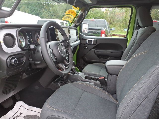 Certified 2025 Jeep Wrangler Sport AWD/4WD image 18