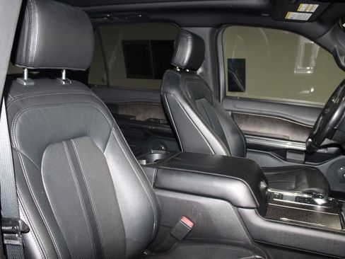 Used 2019 Ford Expedition Limited w/ Equipment Group 301A RWD image 22
