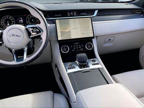 Used 2025 Jaguar F-PACE R-Dynamic S image 7