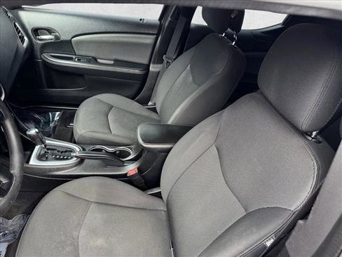 Used 2014 Dodge Avenger SE FWD image 10
