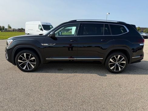 Used 2024 Volkswagen Atlas SEL Premium R-Line AWD/4WD image 2