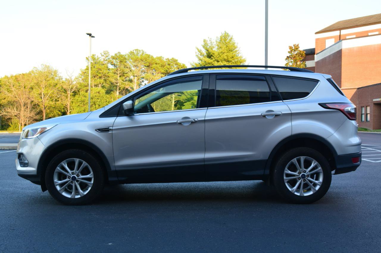 Used 2018 Ford Escape SE FWD image 8