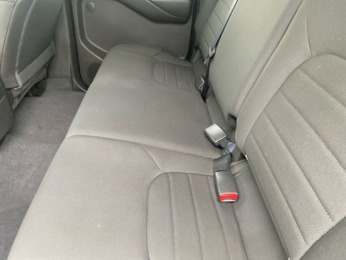 Used 2019 Nissan Frontier PRO-4X image 16