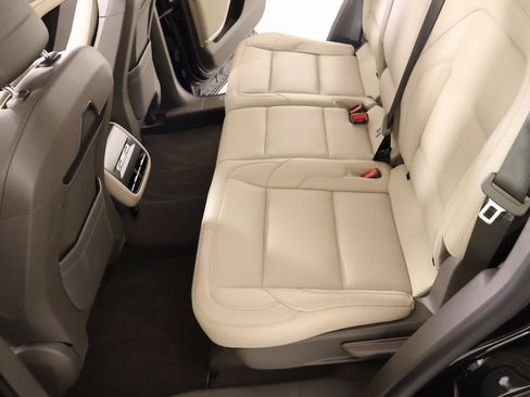 Certified 2025 Lincoln Nautilus Premier w/ Equipment Group 102A image 13