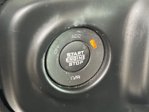 Used 2023 Jeep Gladiator Sport AWD/4WD image 20