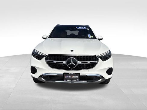 Used 2023 Mercedes-Benz GLC 300 4MATIC image 2