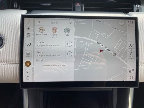 Used 2024 Land Rover Discovery Sport Dynamic SE image 17