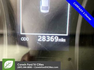 Used 2024 Toyota Camry SE video 2