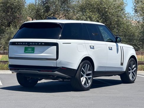 Used 2025 Land Rover Range Rover SE AWD/4WD image 6